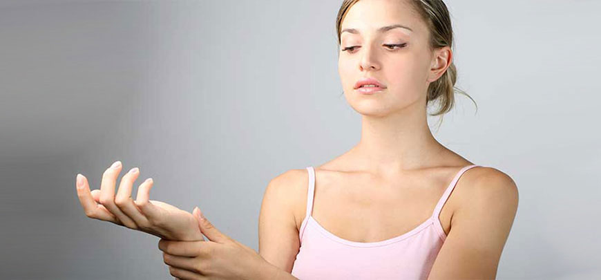 patient receiving carpal tunnel syndrome care in Dublin