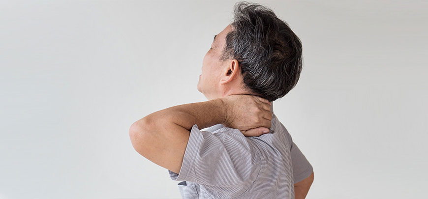 patient receiving neck pain care in Dublin