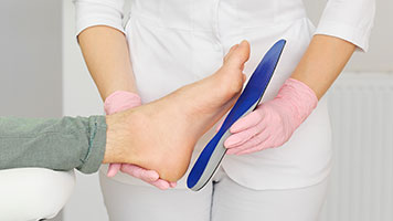 patient getting custom orthotics in Dublin CA